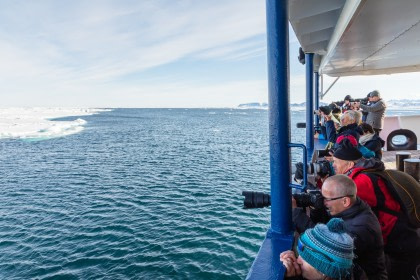 Segeln unter der Mitternachtssonne & entlang der Eiskante Segeln unter der Mitternachtssonne & entlang der Eiskante