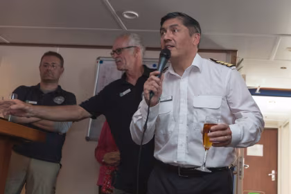 Le capitaine Ernesto Barria Vargas récompensé