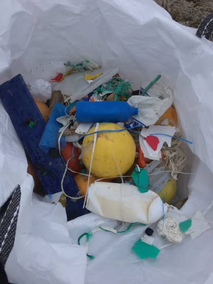 Oceanwide Expeditions verwijdert 1.000 kg plastic uit Spitsbergen