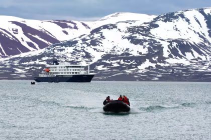HDS05-25, trip log, Around Spitsbergen, In the realm of polar bear & ice