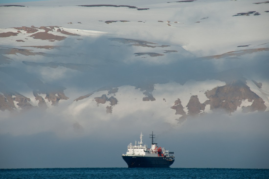 Ortelius in Spitsbergen, July
