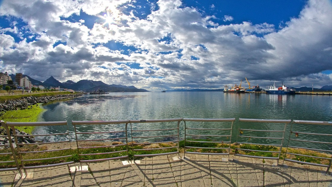 m/v Ortelius at pier Ushuaia, ar 27 nov 2016