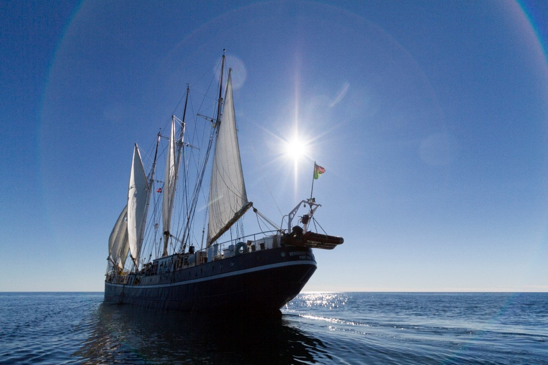 The Rembrandq van Rijn with full sails up