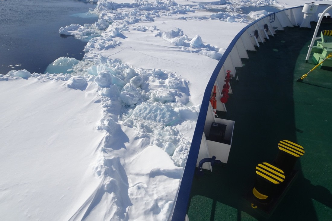 80 deg north breaking thro, the ice field