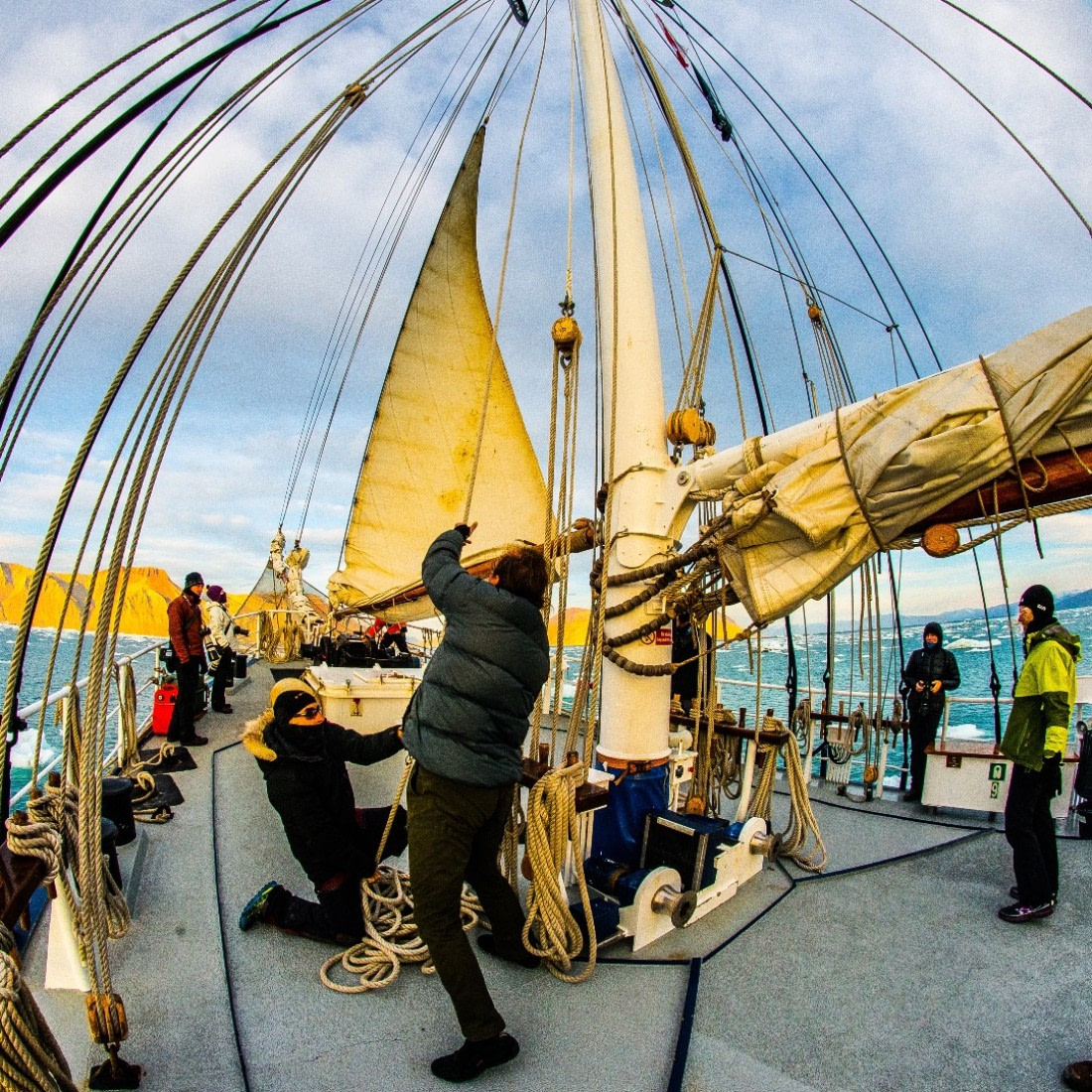 Raising fore staysail, rembrandt van rijn 8/2017