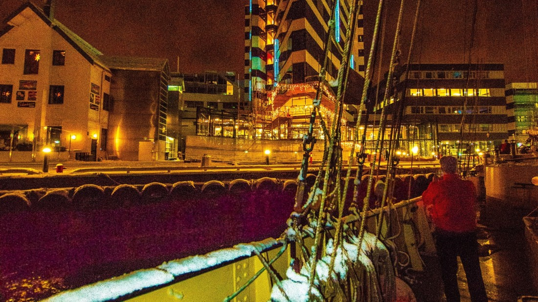 S/V Nooderlicht departing tromso,no dec 2017