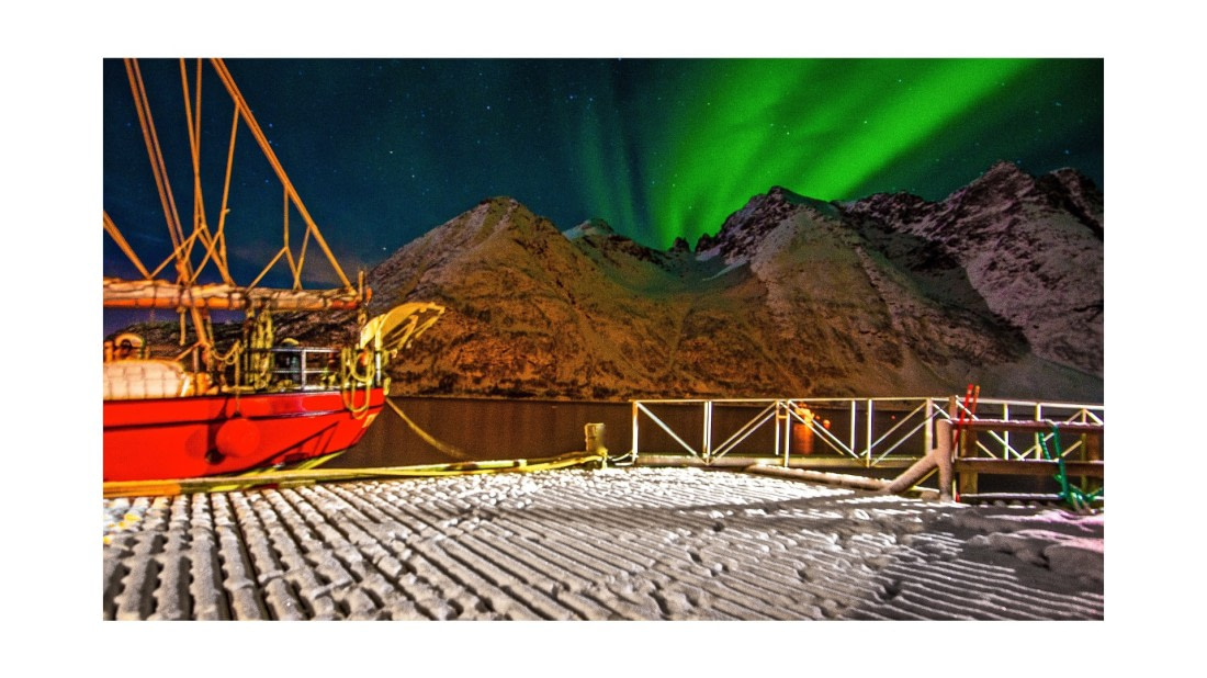 S/V Nooderlicht at Reinfjord, No  whales & auroras 12/2017