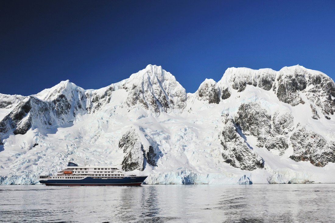 Hondius Antarctica landscape © Oceanwide Expeditions.jpg