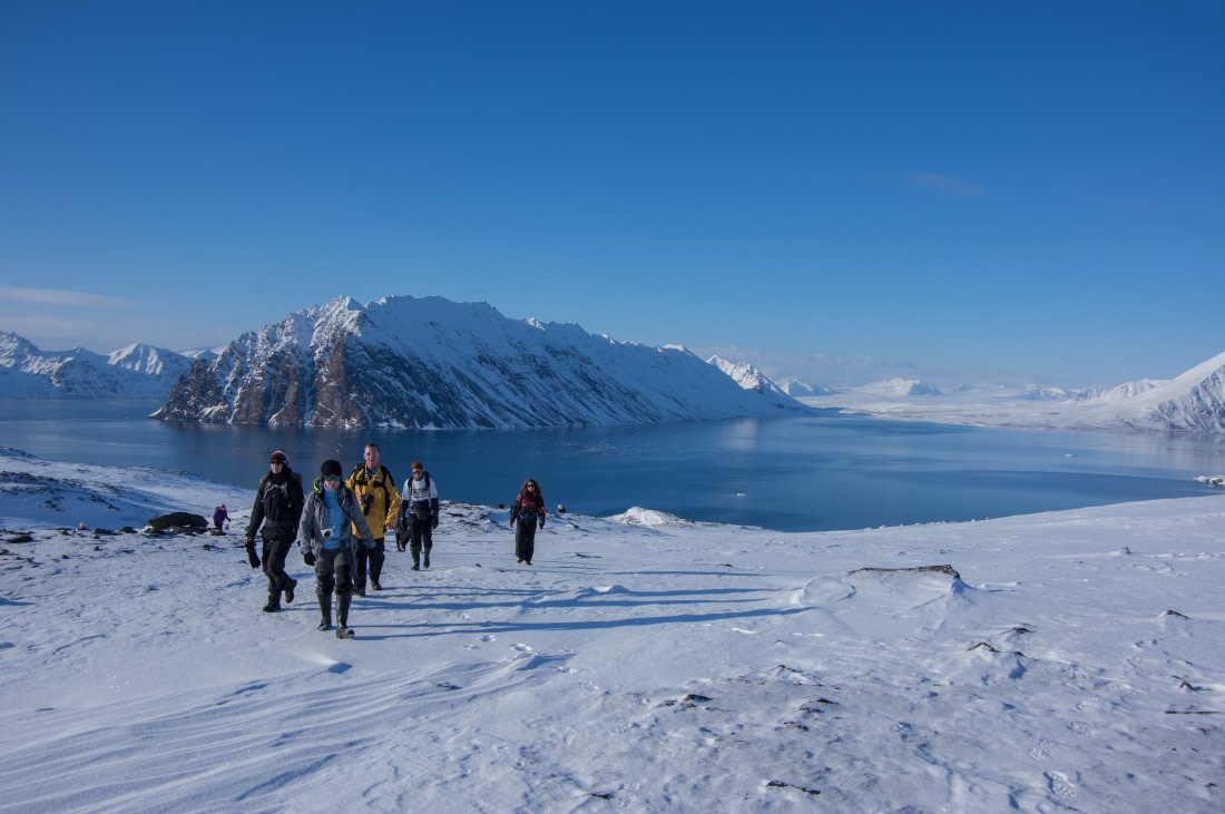Hiking, Arctic © Jörg Berning - Oceanwide Expeditions