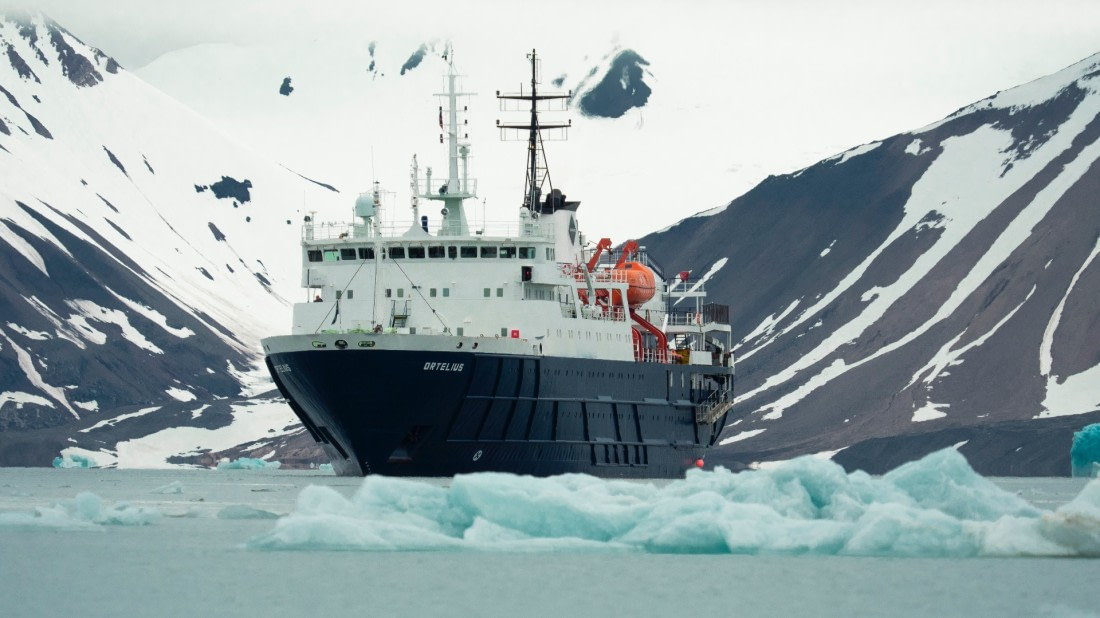 m/v Ortelius in Hornsund