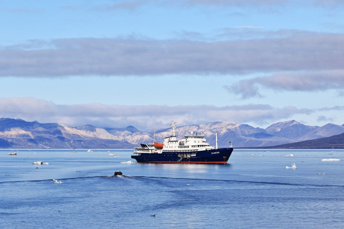 MS Plancius at Ny-Ålesund, Svalbard