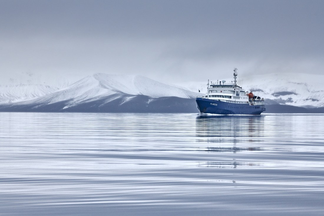 Deception Island; Antarctica; Plancius © Mike Louagie-Oceanwide Expeditions.jpg