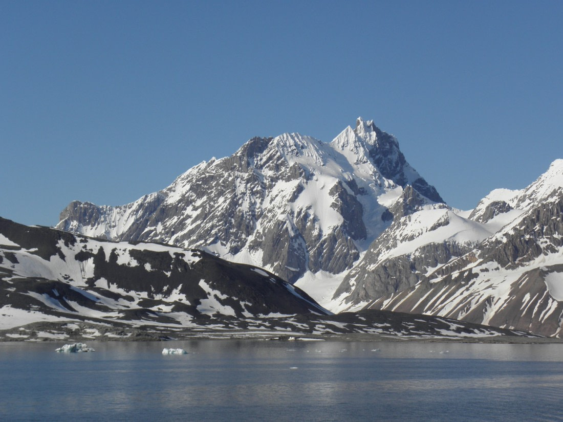 Hornsund © Johanna van der Span-Oceanwide Expeditions.jpg