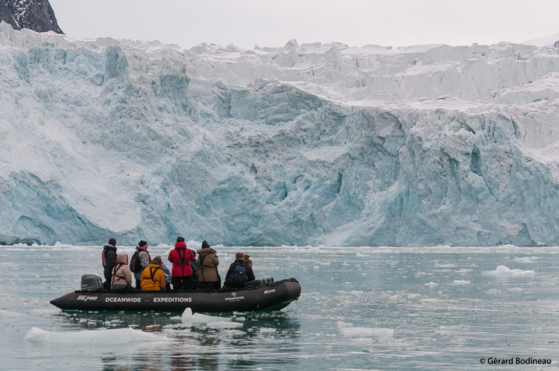 Zodiac cruise, Fuglefjorden © Gerard Bodineau - Oceanwide Expeditions.jpg