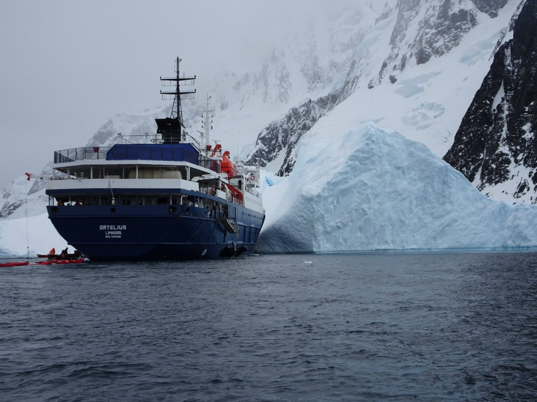 WOW....a great parking job!