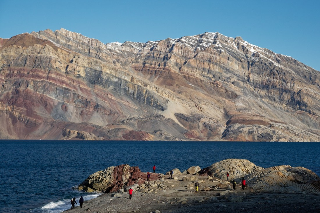 Berzelius Bjerge in Segelsällskapet Fjord