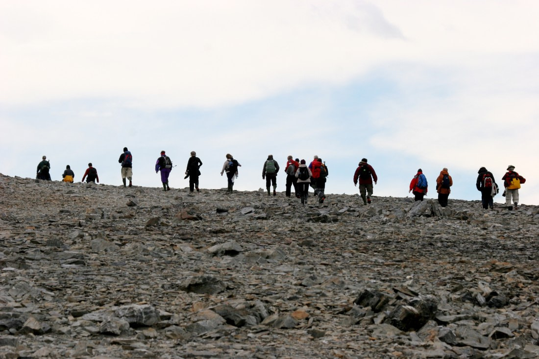 Antarctic hiking © Jan Bryde - Oceanwide Expeditions (1).jpg