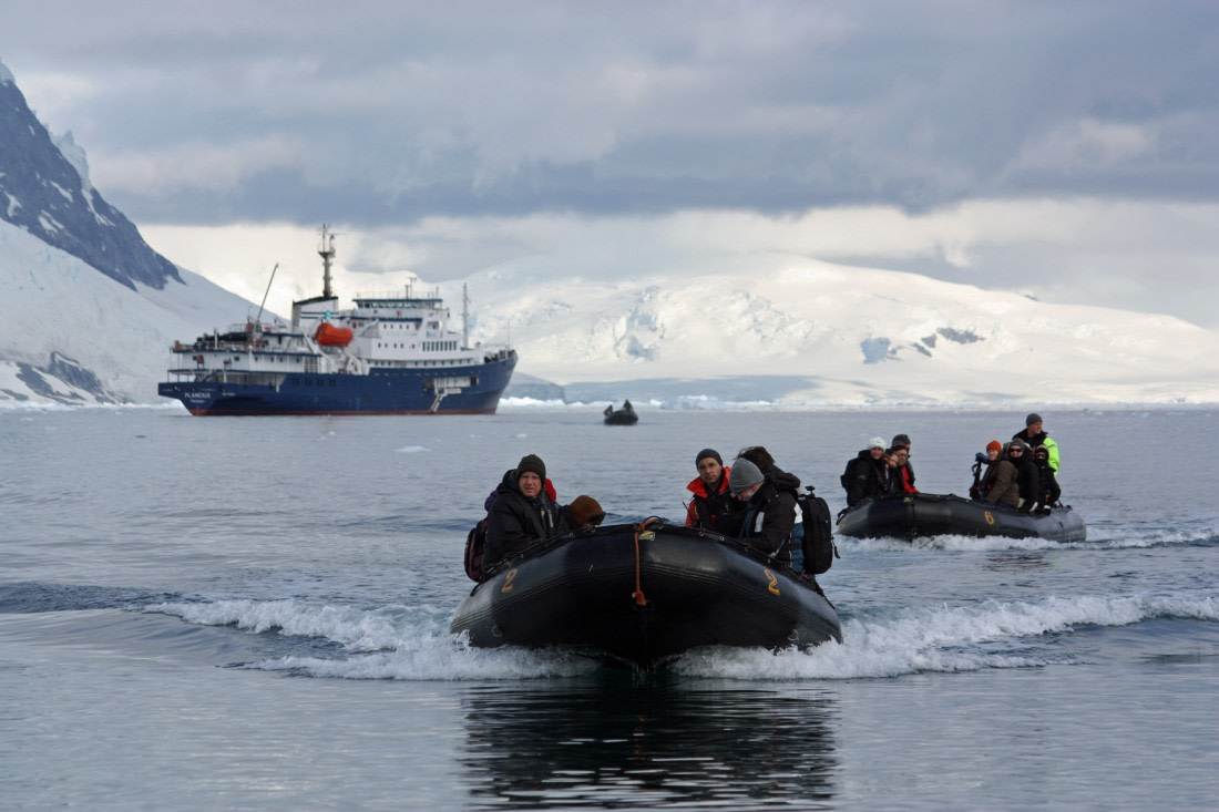 Zodiac cruising in Antarctica © Femke Wolfert - Oceanwide Expeditions (3).jpg