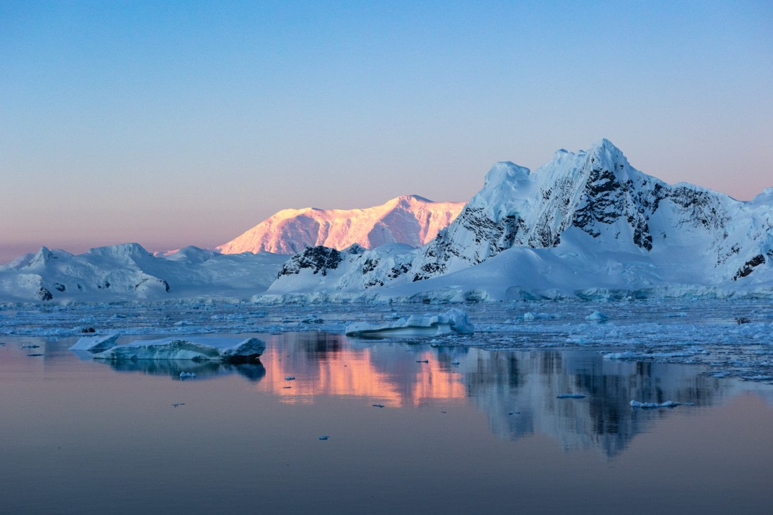 Midnight Dreaming of an Antarctic Sunset