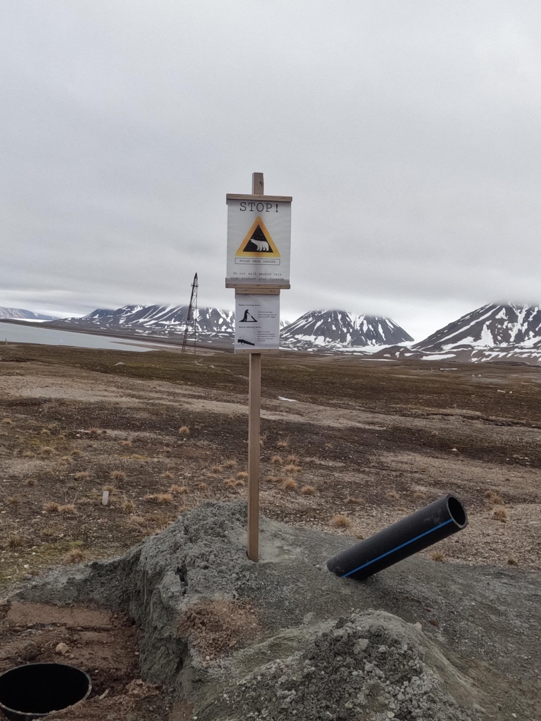 Stop sign at Ny-Alesund