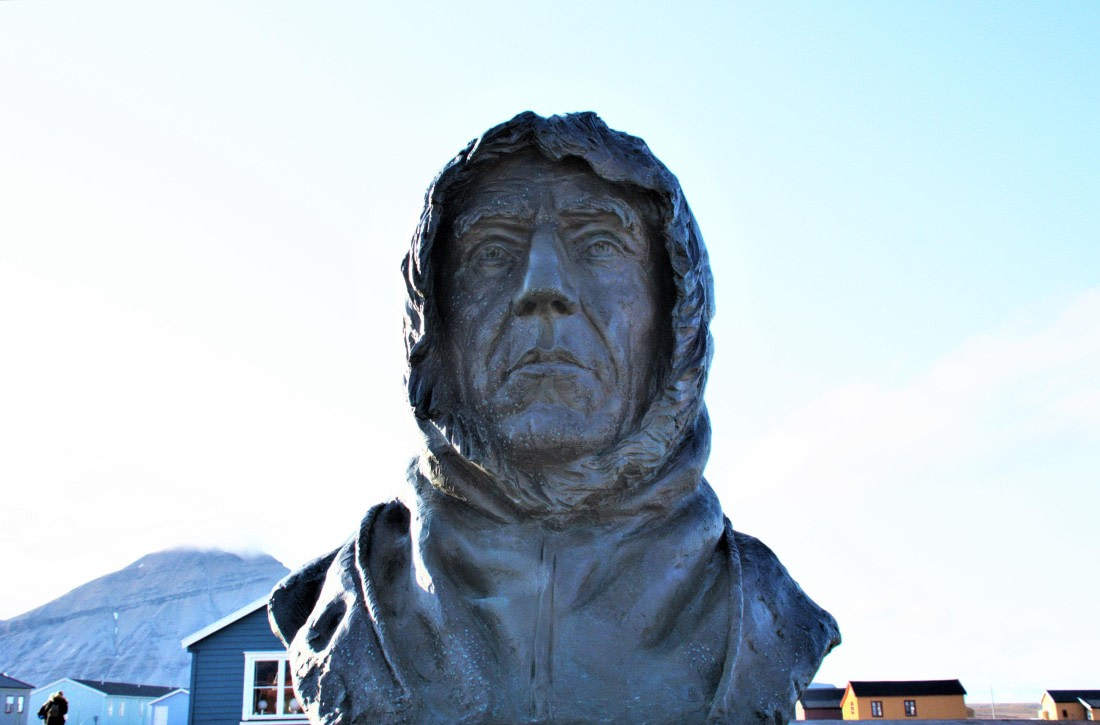 Roald Amundsen  - Ny Alesud