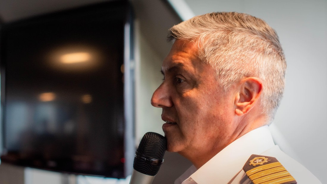 PLA05-24, Day 1, PAZ_6054 © Alexander Romanovskiy - Oceanwide Expeditions.jpg