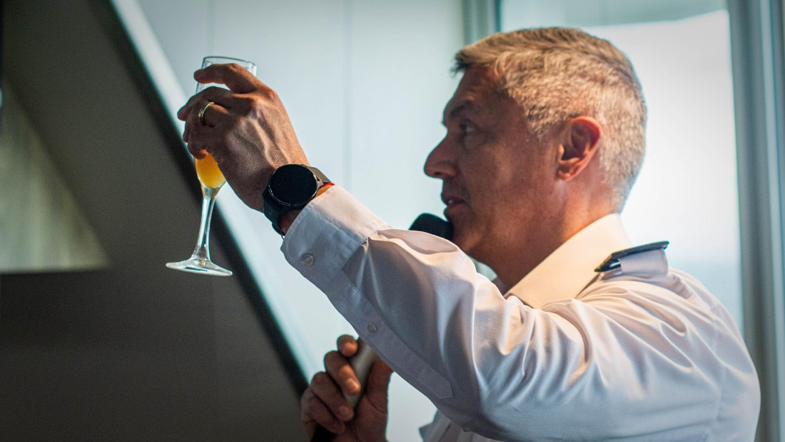 PLA05-24, Day 1, PAZ_6056 © Alexander Romanovskiy - Oceanwide Expeditions.jpg