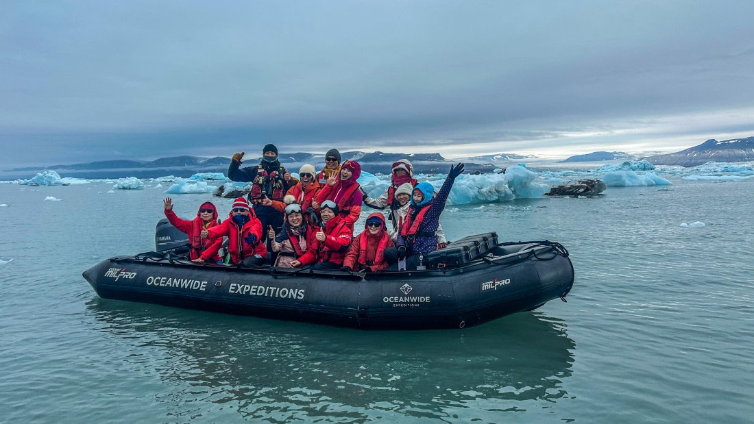 HDS08-24, Day 7, BF359237-8881-423B-9950-A4E69F367376 © Unknown photographer - Oceanwide Expeditions.JPEG