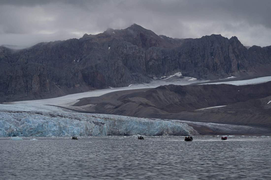 PLA10-24, Day 2, LD_08471_AINR_PS2 © Laurence Dyke - Oceanwide Expeditions.jpg