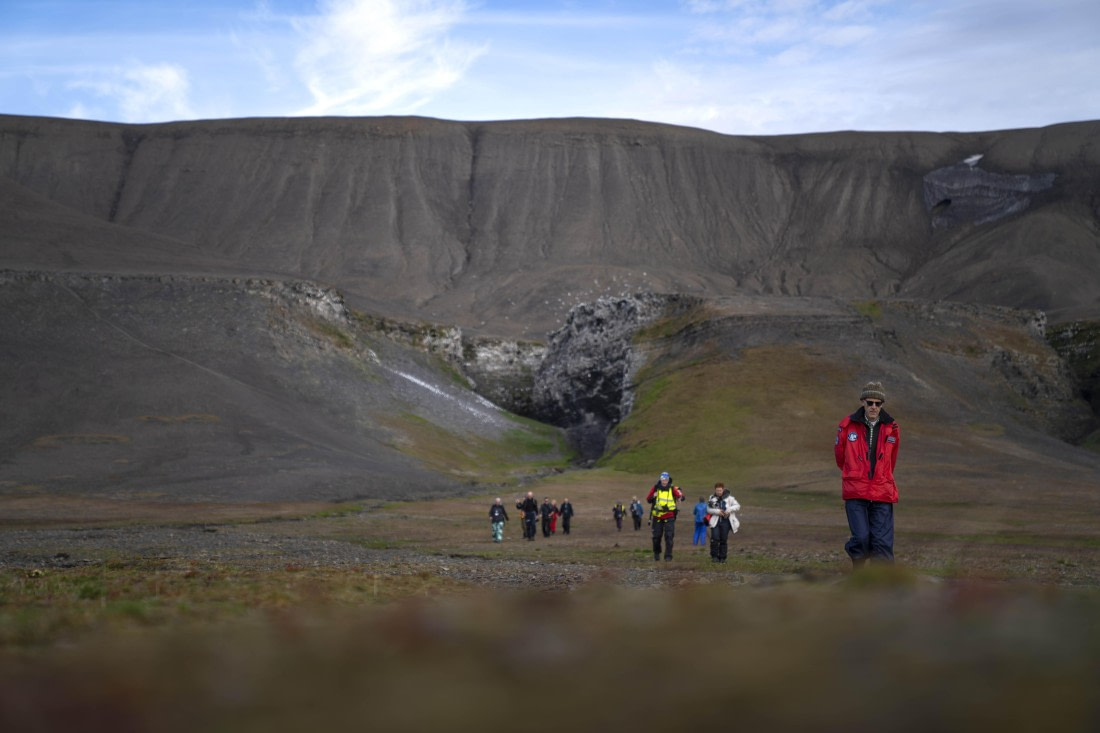 PLA10-24, Day 7, LD_00749_AINR_PS2 © Laurence Dyke - Oceanwide Expeditions.jpg