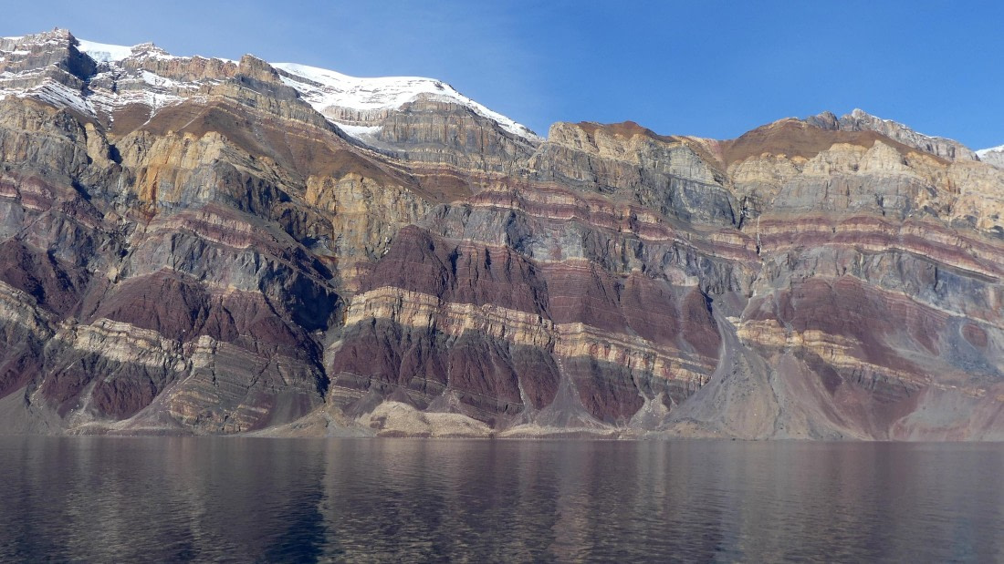 PLA11-24, Day 6,  Layered Rock wall 16x9 © Unknown photographer - Oceanwide Expeditions.JPG