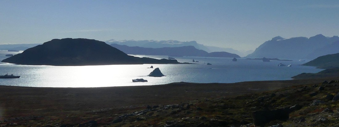PLA11-24, Day 11,  Sydcap sea with bergs ship sun © Unknown photographer - Oceanwide Expeditions.JPG