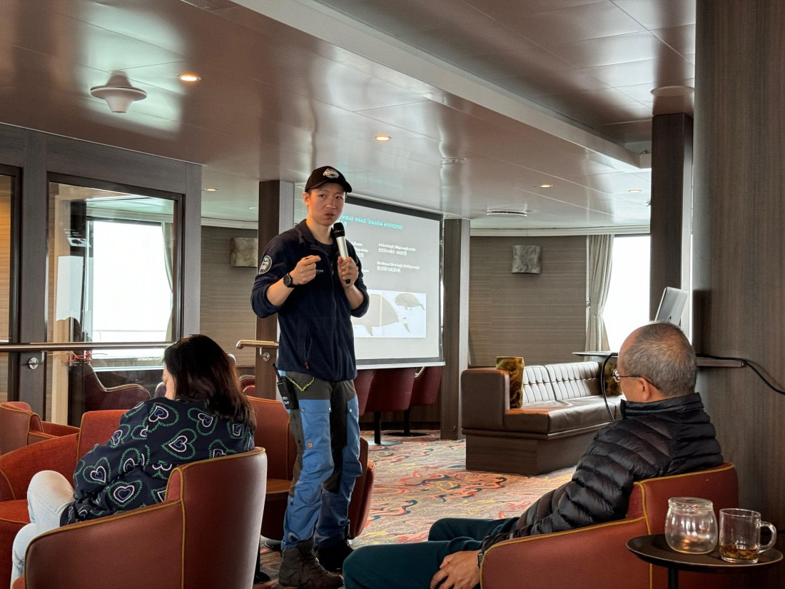 HDS12-24, Day 3,  Lecture 1 - Andrew Crowder © Andrew Crowder - Oceanwide Expeditions.jpeg