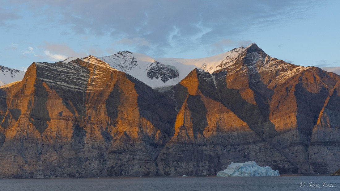 HDS12-24, Day 6,  Sunrise 1 (2) © Sara Jenner - Oceanwide Expeditions.jpg