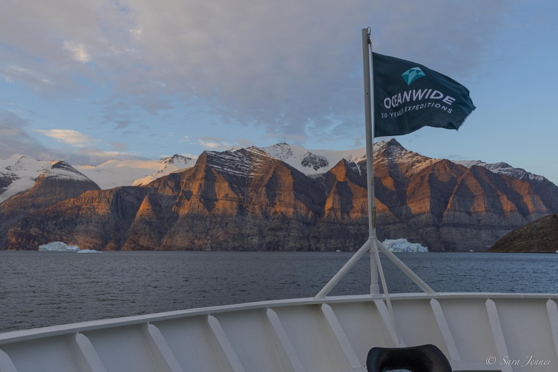 HDS12-24, Day 6,  Sunrise 2 (2) © Sara Jenner - Oceanwide Expeditions.jpg