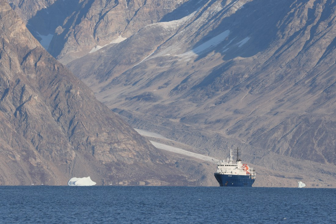 OTL12-24, Day 3,  5F4A1401 © Regis Perdriat - Oceanwide Expeditions.jpg