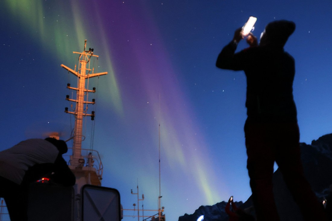 OTL12-24, Day 4,  Aurora_Regis_PERDRIAT (4) © Regis Perdriat - Oceanwide Expeditions.jpg