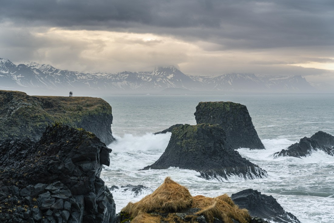 Arnarstapi cliff © GettyImages-1283635821.jpg