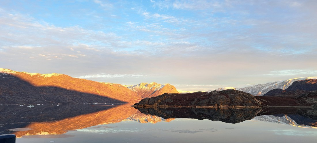 Perfect mirror at Rypefjord OTL 12-24