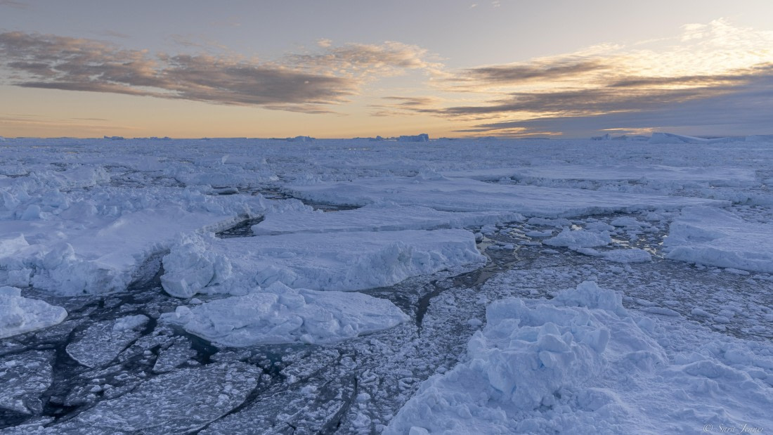 OTL22-24, Day 4, Sunrise © Sara Jenner - Oceanwide Expeditions.jpg