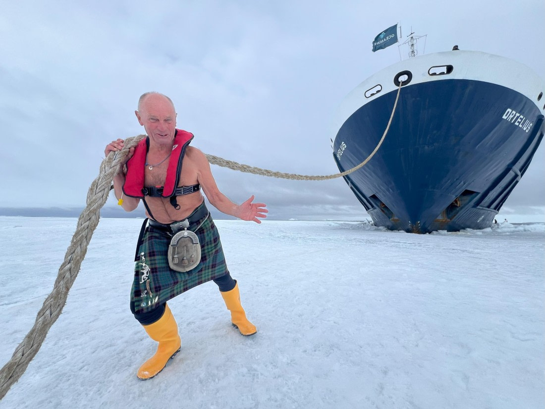 OTL23-24, Day 6, Bill_ShipPull © Unknown photographer - Oceanwide Expeditions.jpg