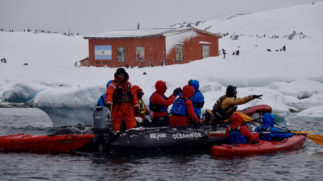 HDS23-24, DSC00554 © Unknown photographer - Oceanwide Expeditions.JPG