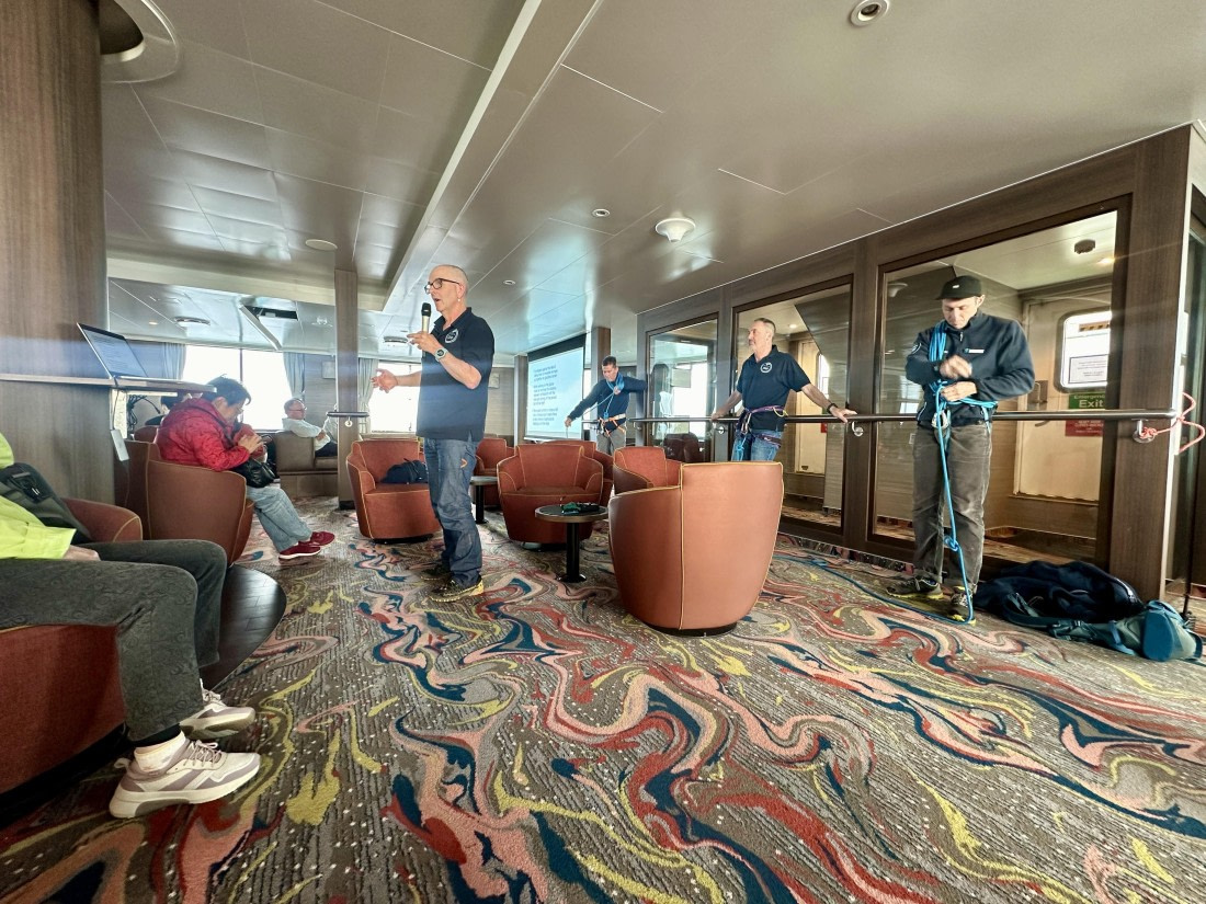 HDS23-24, Day 2, IMG_8008 © Unknown photographer - Oceanwide Expeditions.JPG