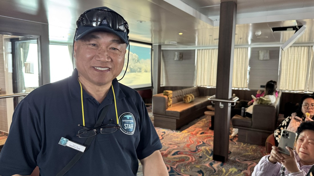 HDS23-24, Day 3, Johnny © Meike Sjoer - Oceanwide Expeditions.JPG