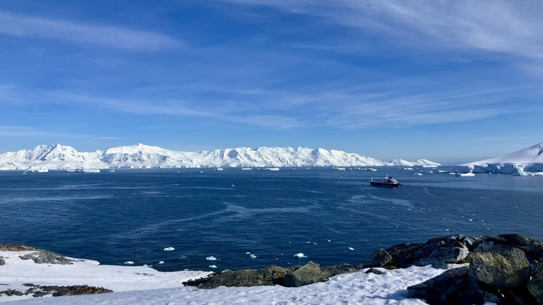 HDS23-24, Day 4, Landing Site © Unknown photographer - Oceanwide Expeditions.JPEG