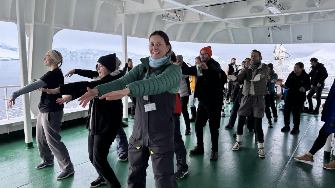 HDS23-24, Day 8, dancing © Meike Sjoer - Oceanwide Expeditions.JPG