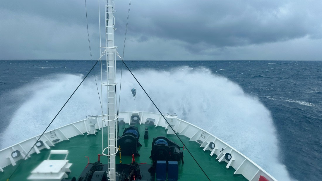 OTL24-24, Day 2, Drake Shake © Unknown photographer - Oceanwide Expeditions.jpeg