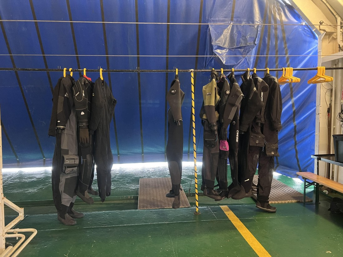 OTL24-24, Day 3, DrySuits_ ©  Unknown photographer - Oceanwide Expeditions.jpg