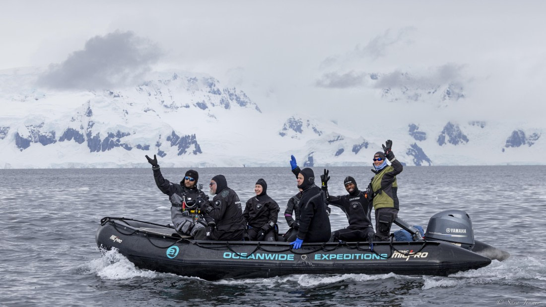 OTL24-24, Day 4, Divers © Sara Jenner - Oceanwide Expeditions.jpg