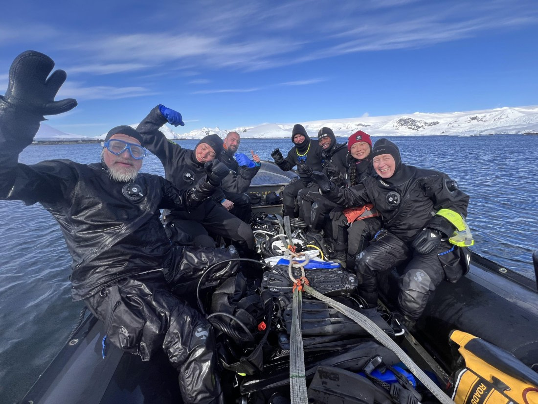 OTL24-24, Day 4, Divers_(2) ©  Unknown photographer - Oceanwide Expeditions.jpg